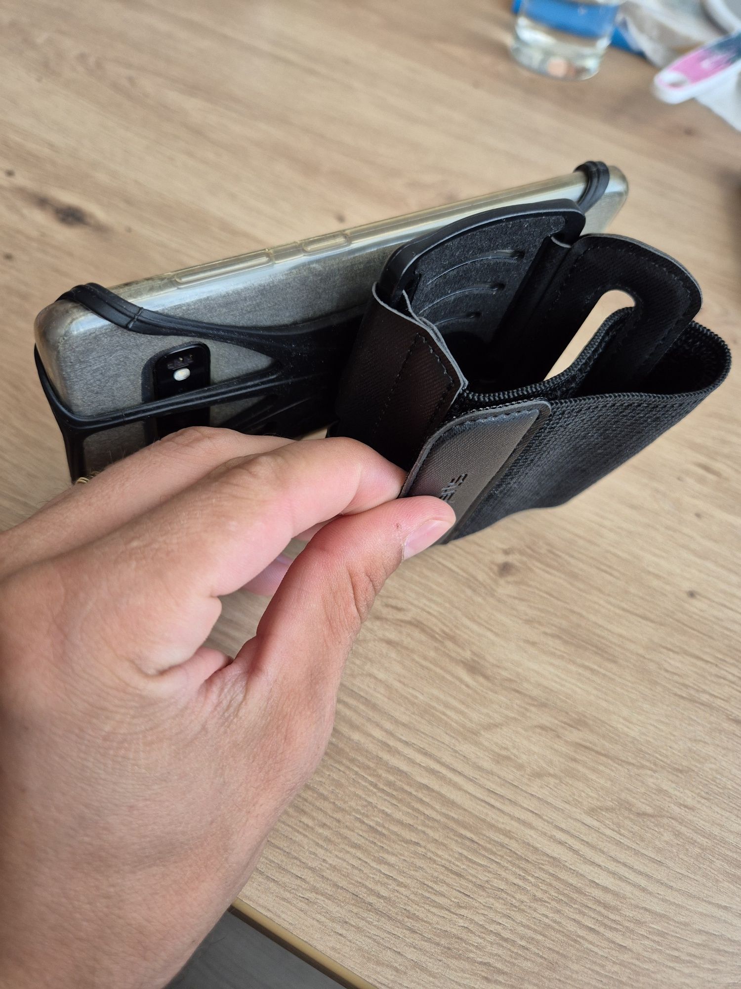 Suport telefon de mana