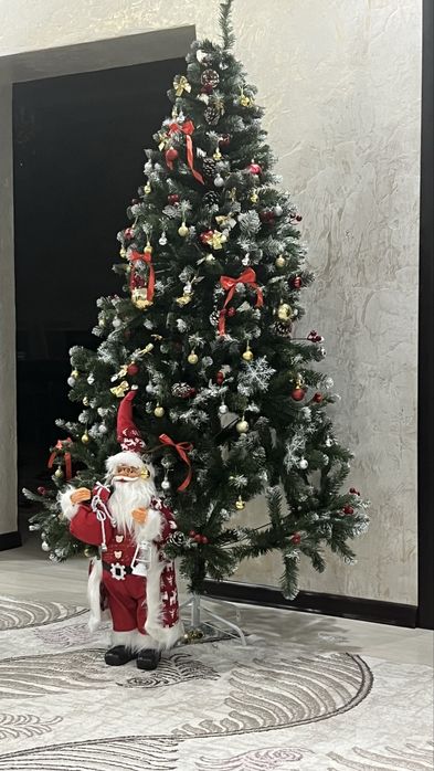 Продам елку 2.10