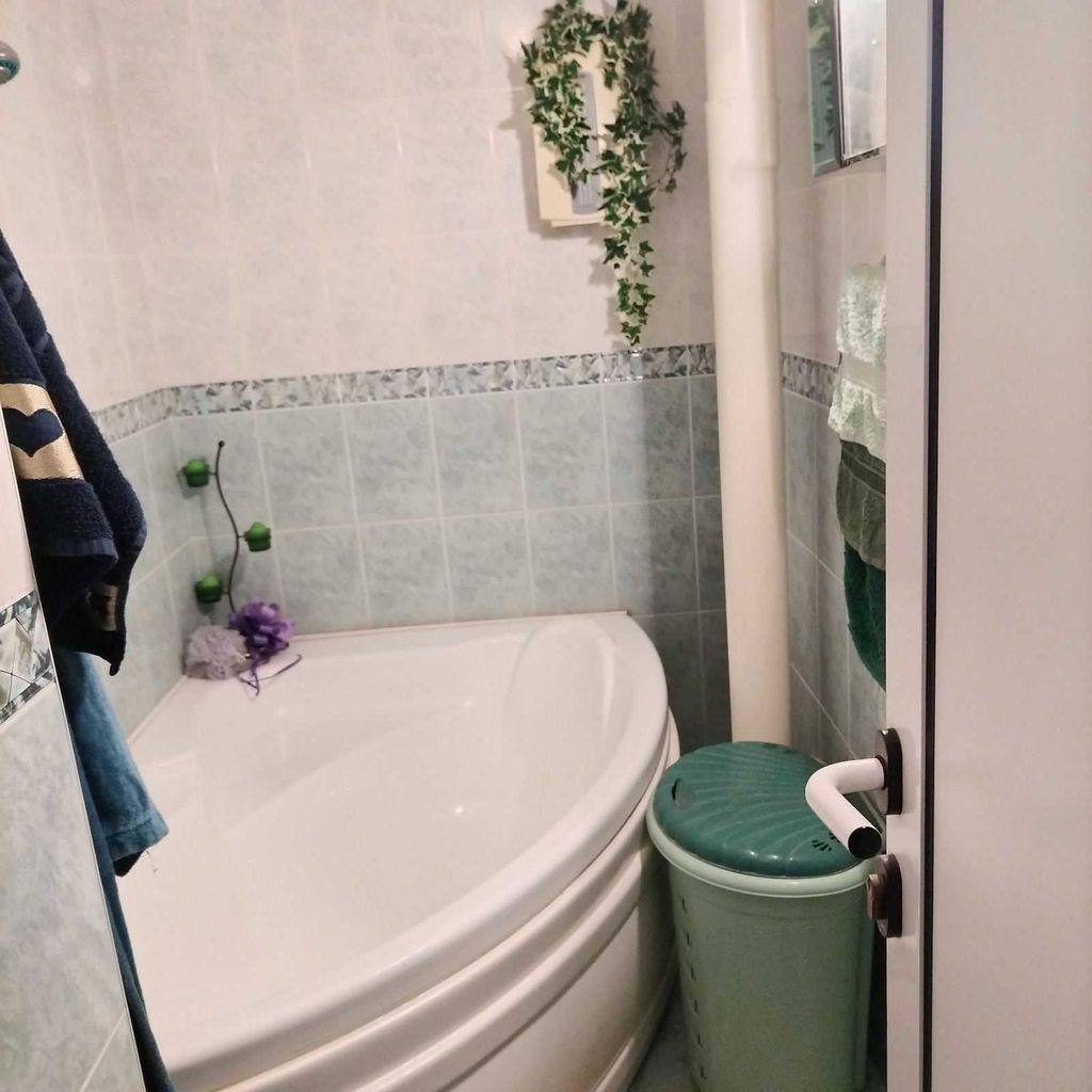 Продава се Четиристаен апартамент в Стара Загора, Център - 88 кв.м за 989 €/кв.м - Снимка #11