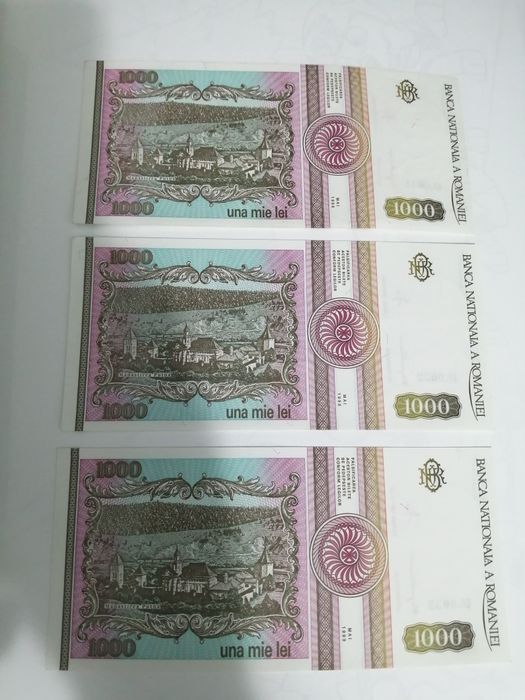 Bancnote serii consecutive.