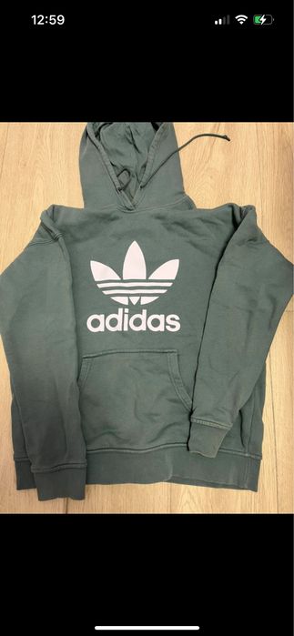 Hanorac Adidas aproape noi