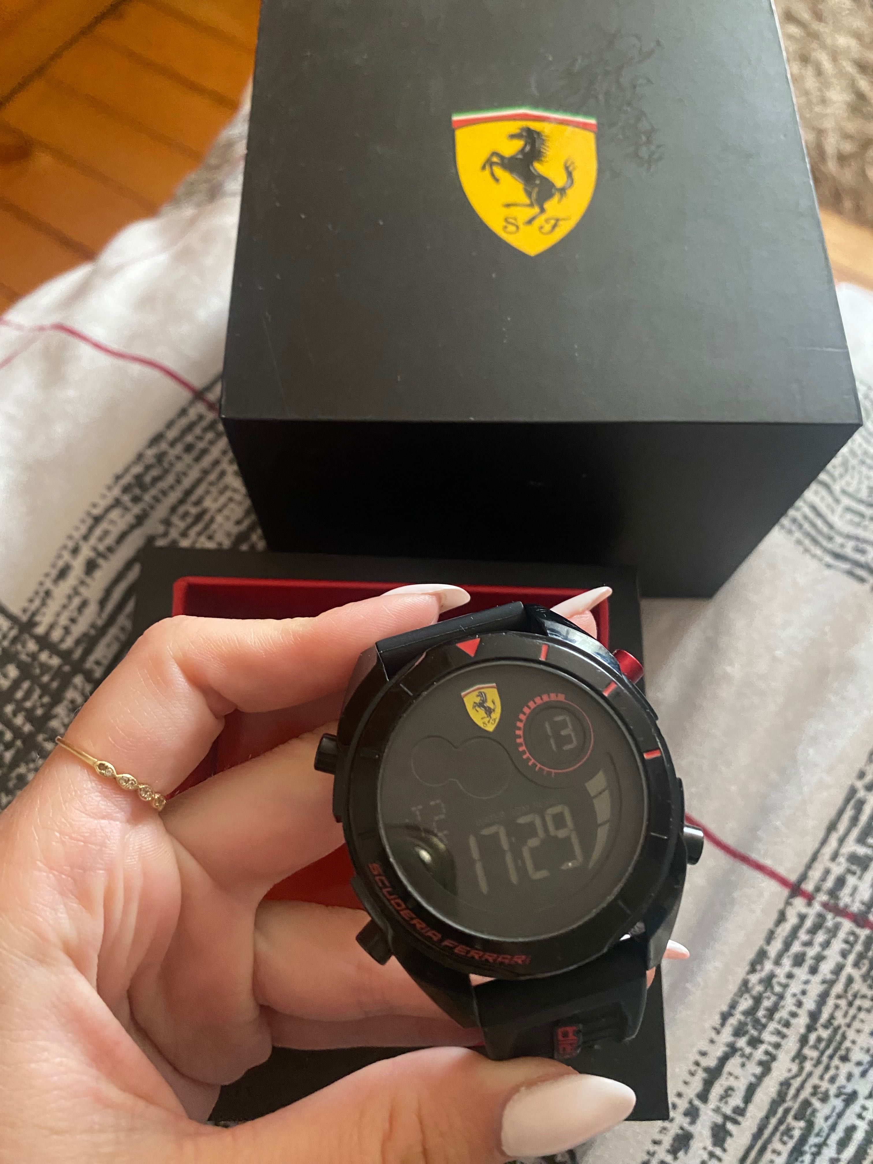 Мъжки часовник Ferrari scuderia