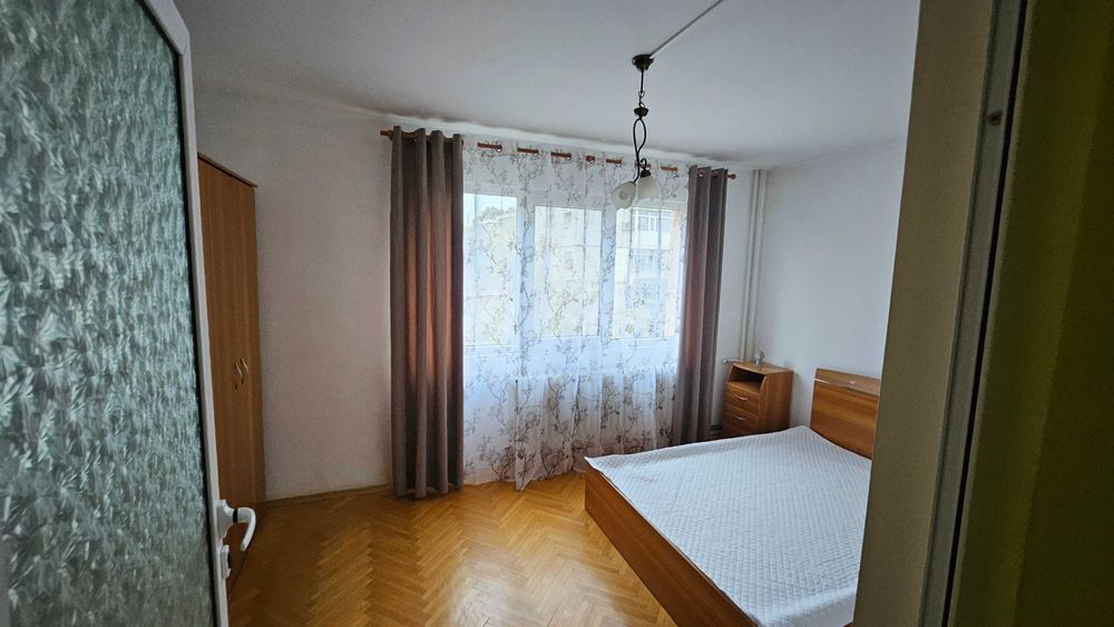Inchiriez apartament 3 c, Podu Roș