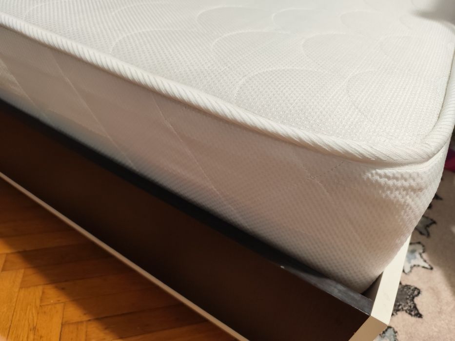 Pat de lemn de vânzare