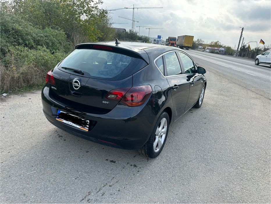 Opel astra j  fab2012  disel 17 acte la zi fiscal pret3150 euro