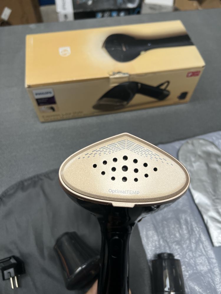 Уред за гладене с пара / Вертикална ютия Philips STH7060/80 , 1500W