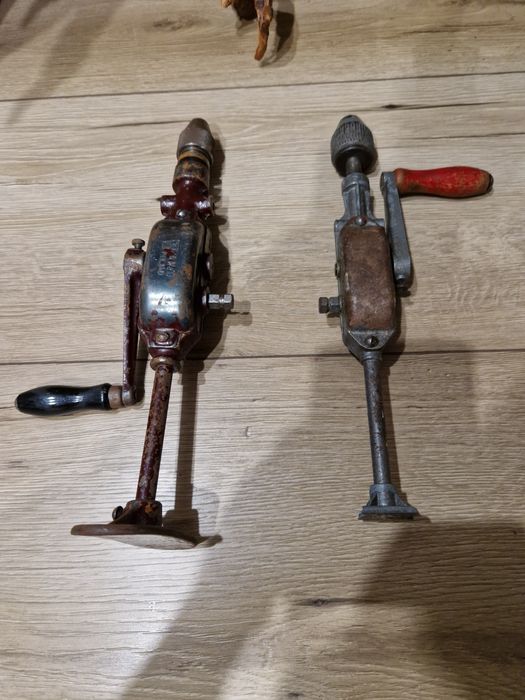 Masina de gaurit manuala