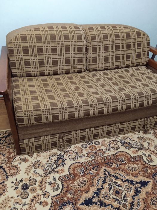 Продаётся раскладной Диван удобный  цвет коричневый