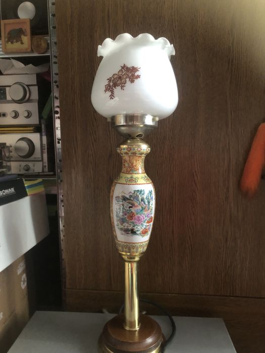 Lampa de masa 120 lei