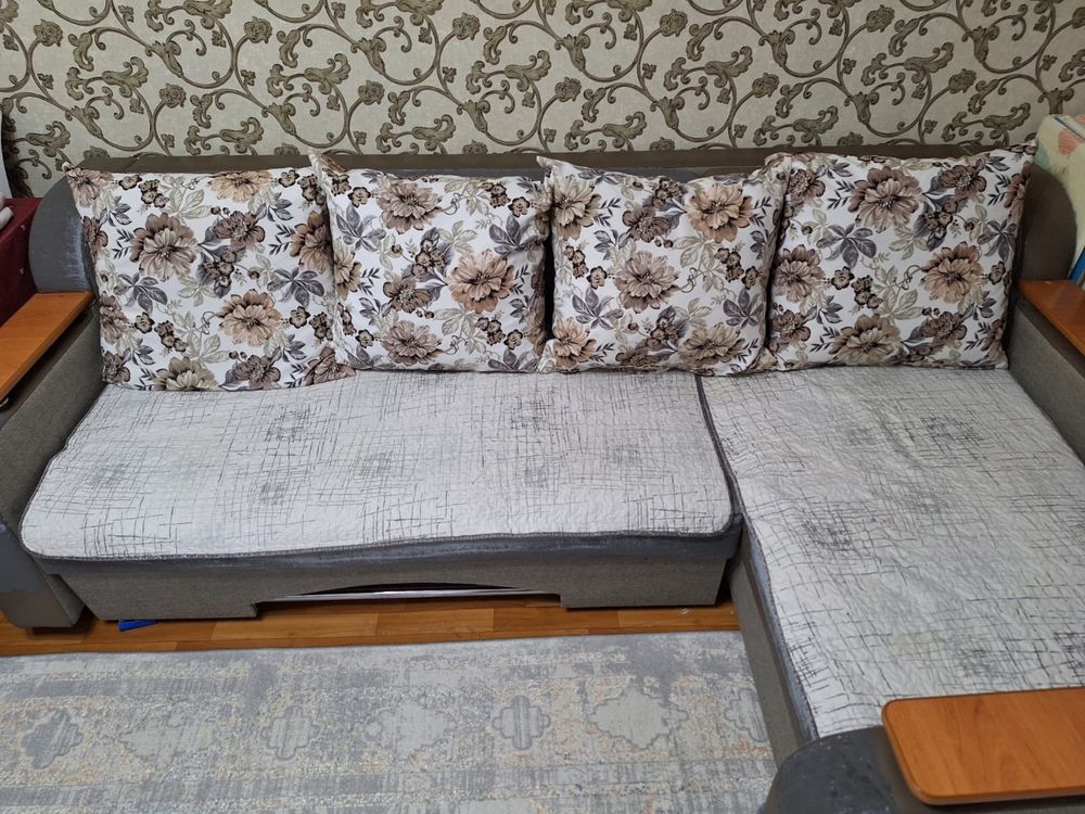 Угловой диван + кресло
