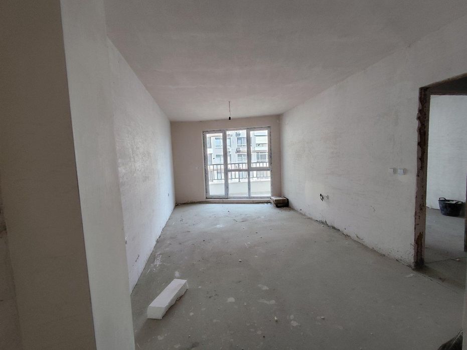 Продава се Двустаен апартамент в Бургас, Център - 65 кв.м за 1095 €/кв.м - Снимка #2