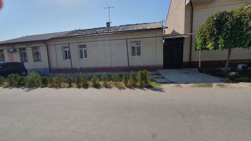 Продаётся дом 4,7 сотый.