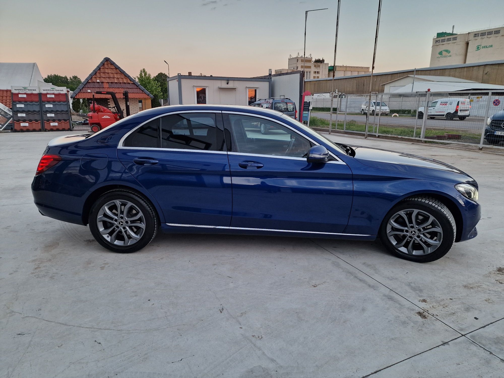 Mercedes-Benz C180D