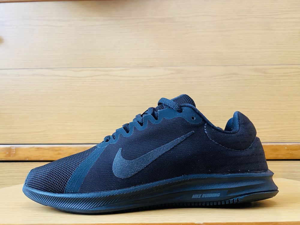 Маратонки  Nike  Downshifter 8 ,номер  38