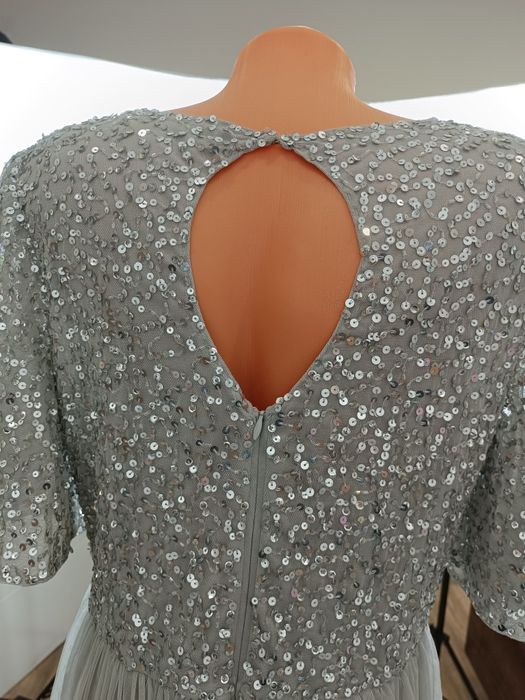 Beauut Официална Рокля