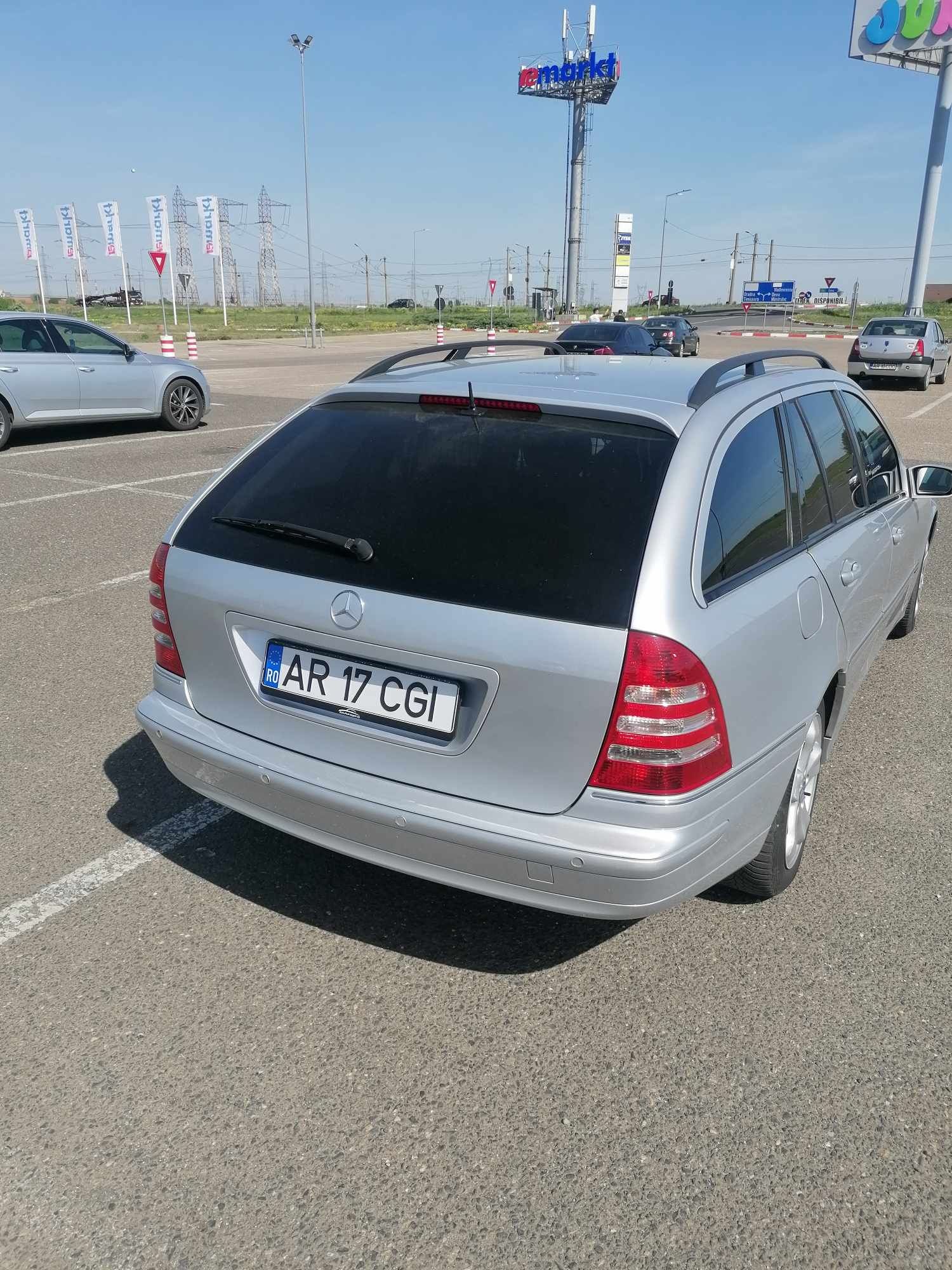 Vând Mercedes C220