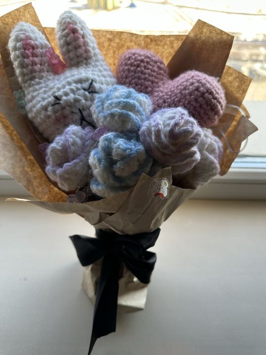 Вязанный букет ручной работы