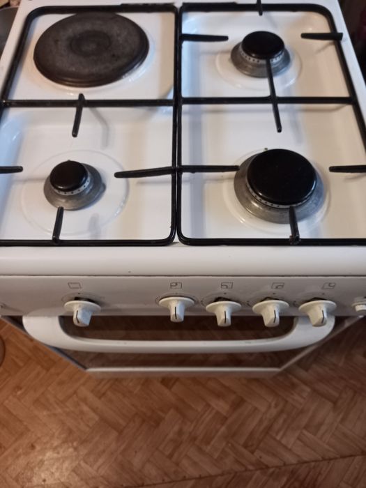 Продается плита  в хорошем состоянии