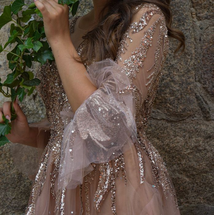 Бална рокля с гол гръб