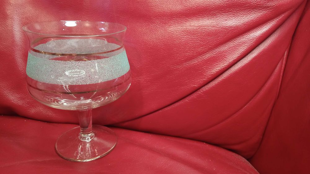 Много красиви ретро шампанки, златни кантове, цветна посипка, 6 бр