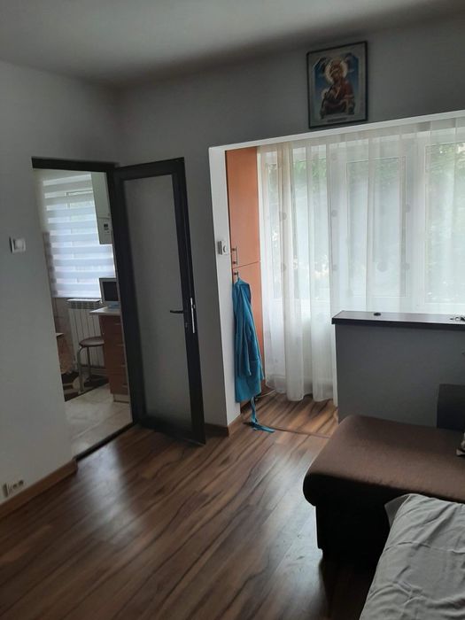 Vand garsoniera spatioasa
