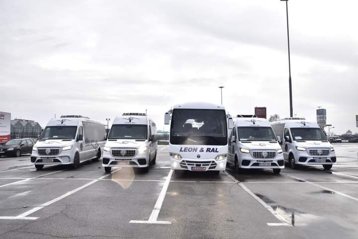 Inchiriere microbuz transport angajati salariati transfer aeroport