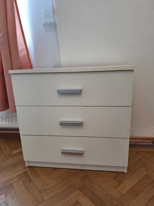 Biblioteca dormitor dulap haine Mobexpert, comoda TV, pat Ikea 160x200