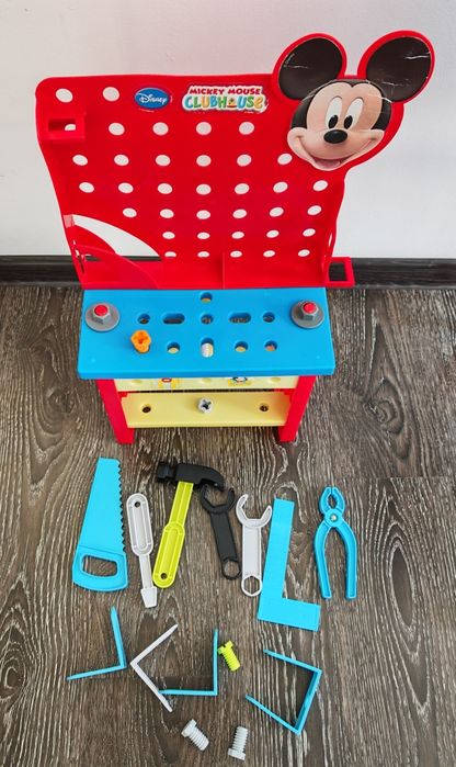 Ustensile de construit ale lui mickey mouse