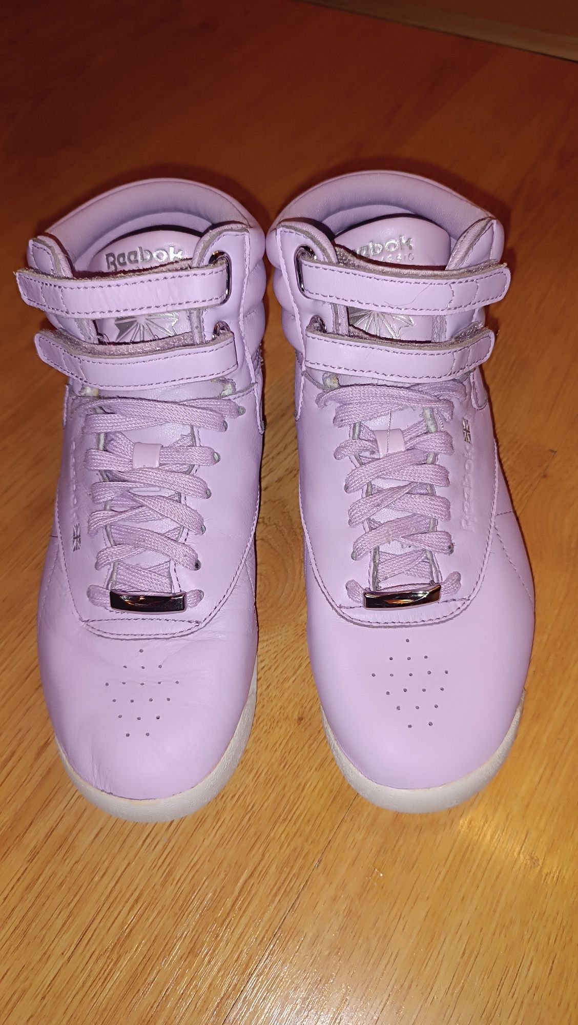 Adidas  и Reebok