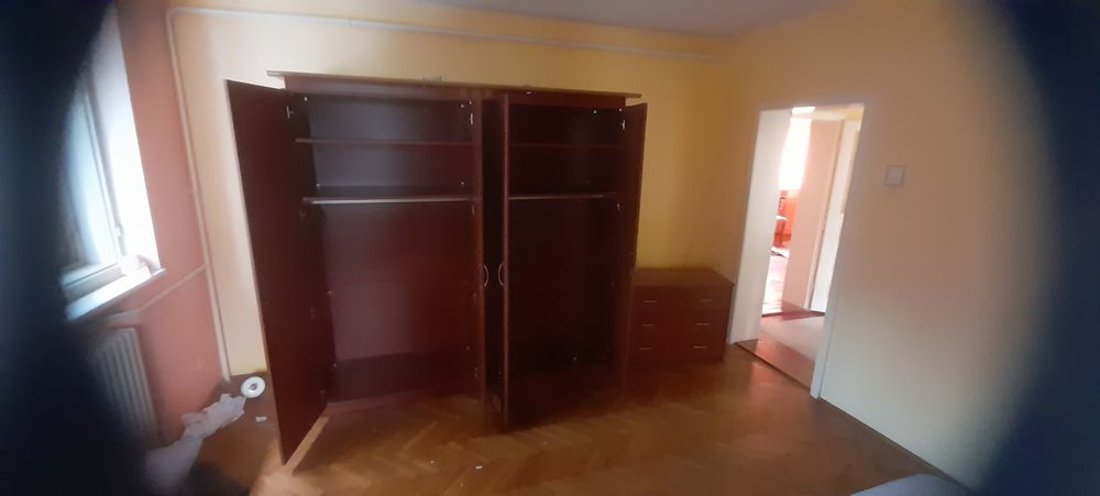 Vand dormitor complet la pret bun