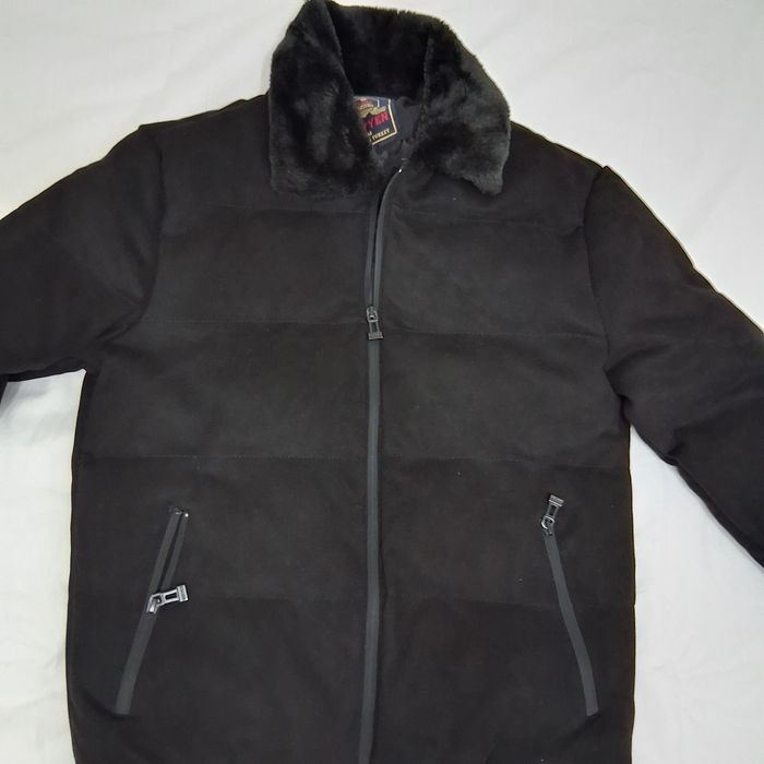 Мъжко черно яке.