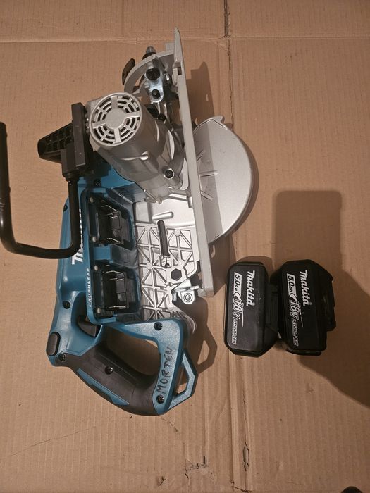 Circular Makita DRS780