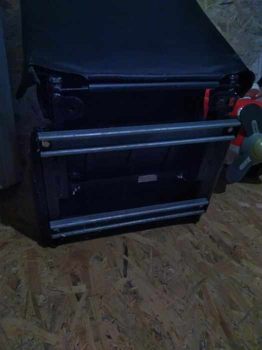 Scaun piele fix și rigid