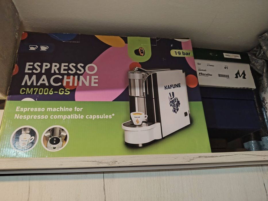 Expresor de cafea capsule  nou , nouț , nefolosit