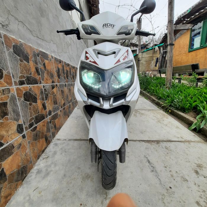 Scuter electric 2800km
