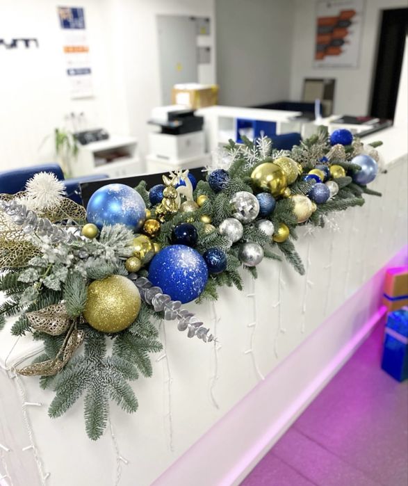 Новогоднее оформление офисов и зон ресепшен