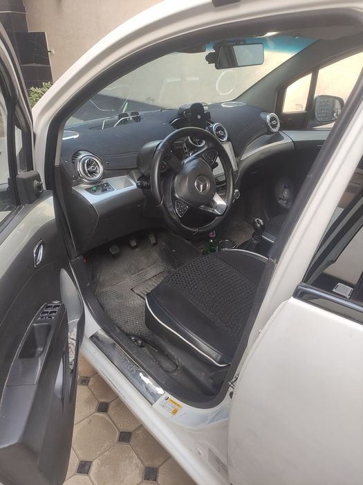 Спарк 2011 сотилади