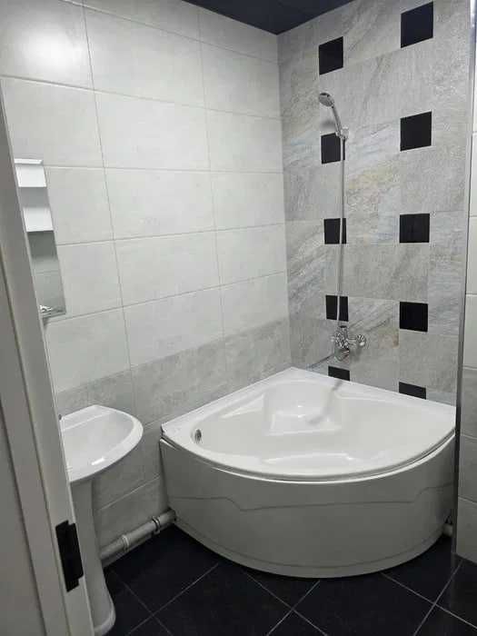 Сдаётся 1х переделан на 2х квартира на 5 этаж орр КРЫТЫЙ