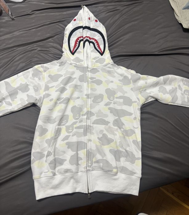 Чисто нов Бял бейп суичър