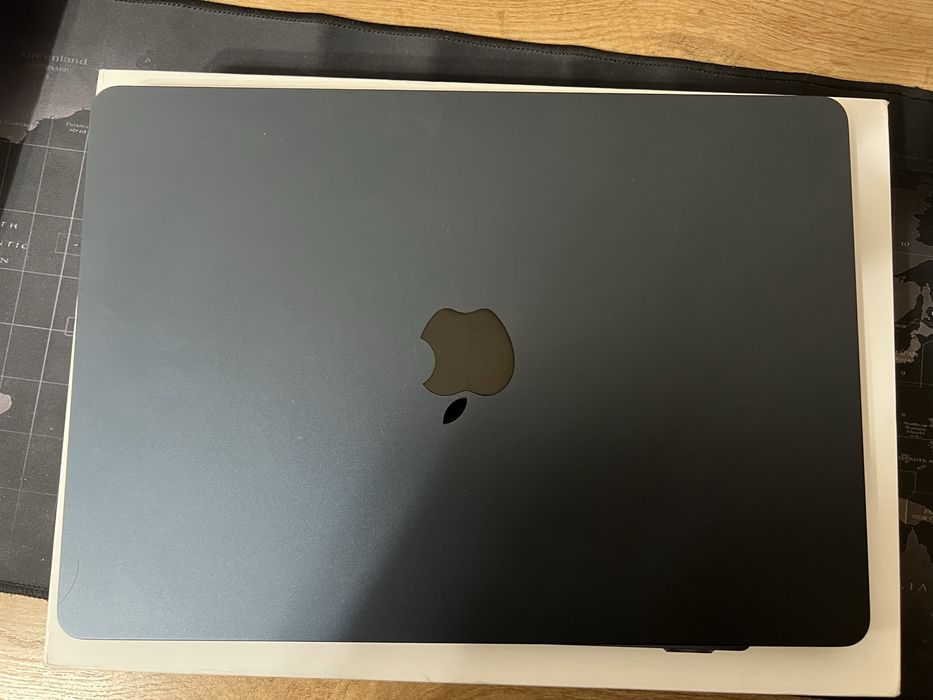 Macbook air m2 16/256 midnight sotiladi