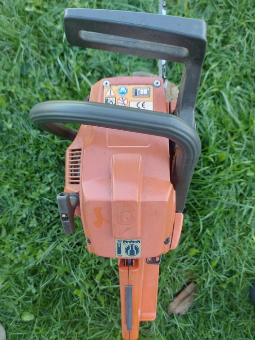 Vând drujba Husqvarna 141