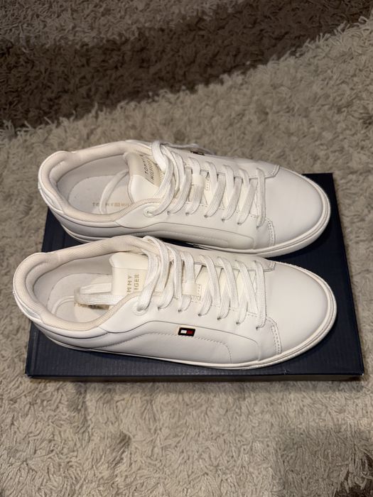 Sneakers piele ,Tommy Hilfiger ,pentru femei, culoare alba , marime 39