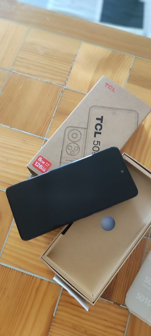 TCL 50 5G 128GB 4GB + 4GB RAM