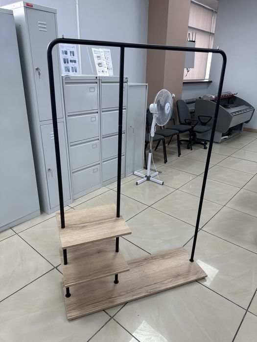 Напольная вешалка