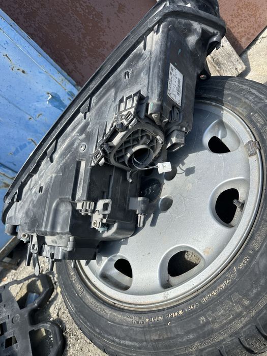 VW Touareg 2014 ляв фар Би-Ксенон Оригинален !