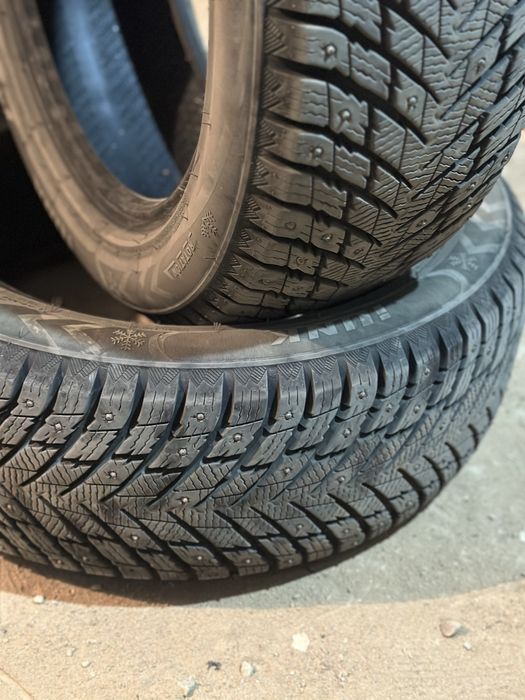 Зимние шипы 215/55/17. 2Штуки только!