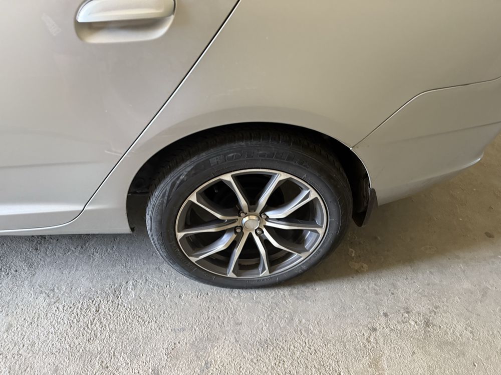 RoTaLLa R 17 razmer saka diska balon sotiladi.