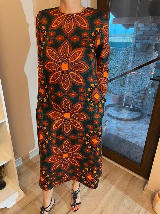 vand rochie deosebita de la Zara