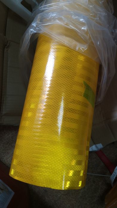 Плёнка светоотражающая.