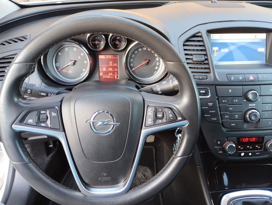 Opel insignia vând sau schimb cu basculabile 3,5 tone